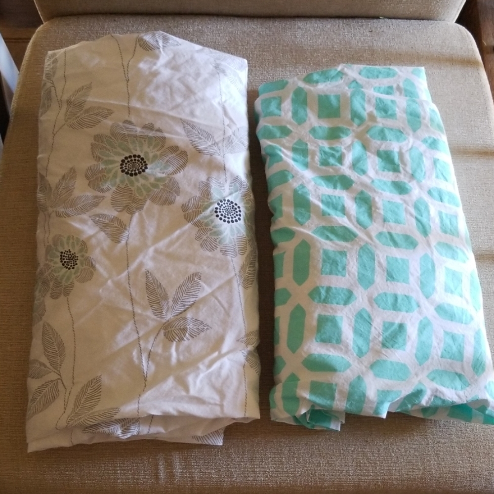 2 pottery barn crib sheets